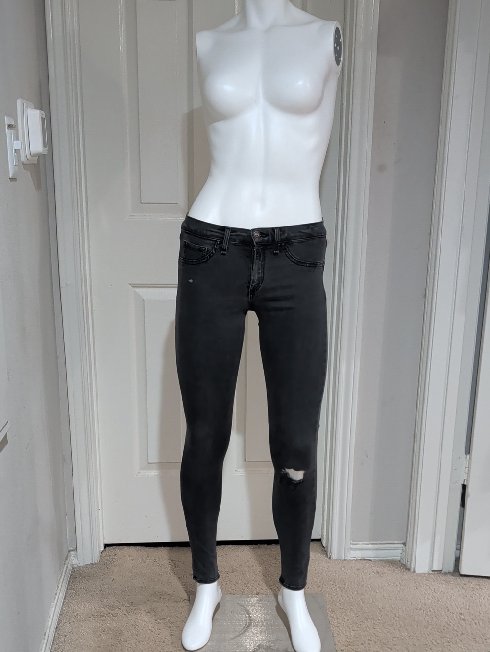 rag & bone Black Skinny Jeans with Knee Distress Women's 27